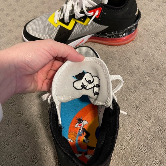 Space Jam x Lebron 18 low Sylvester x tweety - Picture 4 of 10
